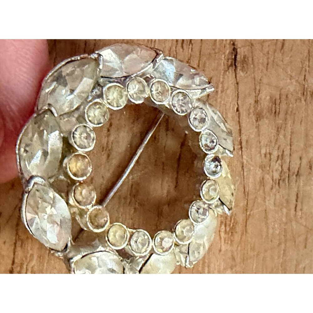 Vintage Rhinestone Circle Brooch Pin In Gift Box - Picture 4 of 6